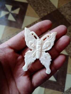 NECK PENDANT MADE OF BUFFALO BONE HANDCRAFTED HANDMADE GIRLS WOMEN JEWELRY ASIAN