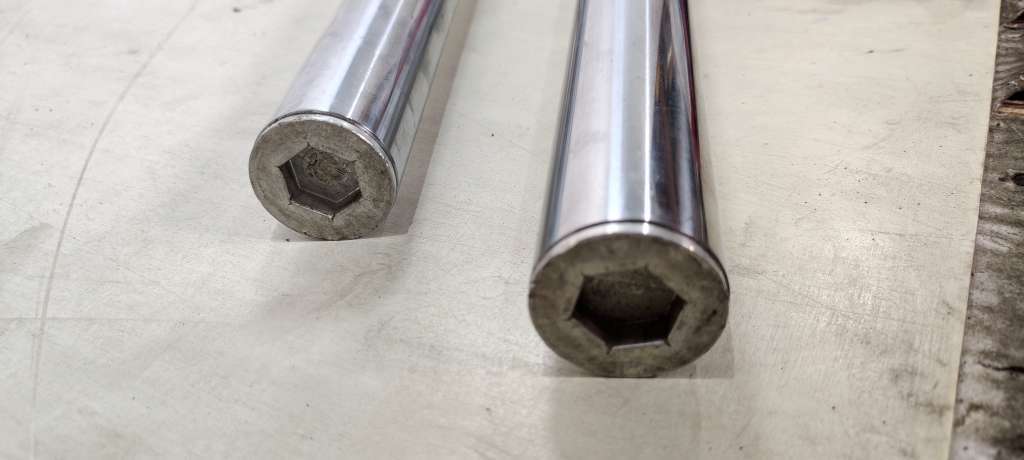 Pair Fork Tubes Original Honda XL 250 S Showa 428-7 (RT138 Pair Fork Tubes Original Honda XL 250 S Showa 428-7 (RT138