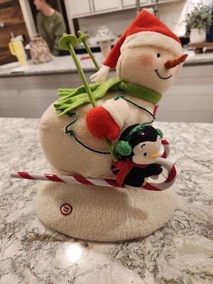 Hallmark 2012 Jingle Pals Swooshin' Duo Skiing Snowman Singing  NWT- works C13