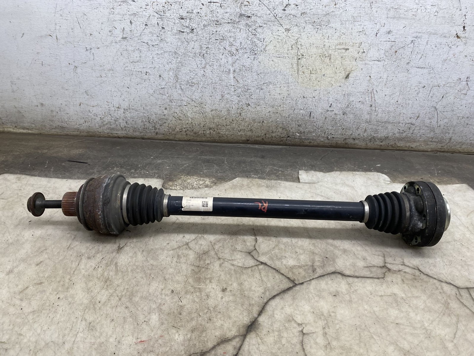 2015-2020 BENTLEY BENTAYGA OEM REAR LEFT CV AXLE SHAFT *109K MILES* 4M0501203H