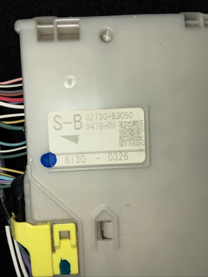 Lexus IS250 IS350 2006-2013 lado del conductor relé LH caja de fusibles OEM 82730-53050 Foto 2 de 4