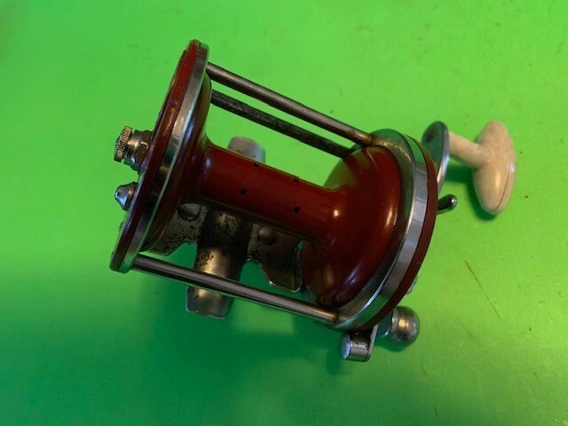 VINTAGE PFLUEGER SEA QUEEN NO. 2275 CONVENTIONAL FISHING REELS 2