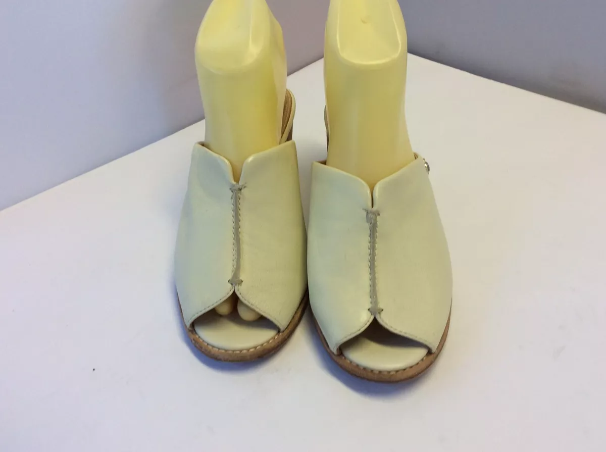 BILL BLASS Mae Leather Beige Mules Sandals Open Toes Block Heels