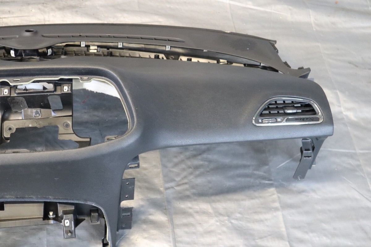 challenger ケース　madeinchallenger 19 20 21 22 DODGE CHALLENGER HELLCAT 6.2L OEM INTERIOR