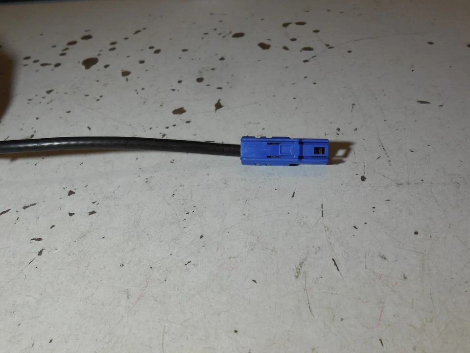 Conector de telar de cableado estéreo de 1 puerto enchufe azul 723-744 07-10 Mercedes Benz CLS550 Foto 2 de 4