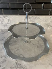 2 Tier Dessert/Cupcake Stand: Frosted Pebble Glass W/ Pebbled Silver Foil Inlay