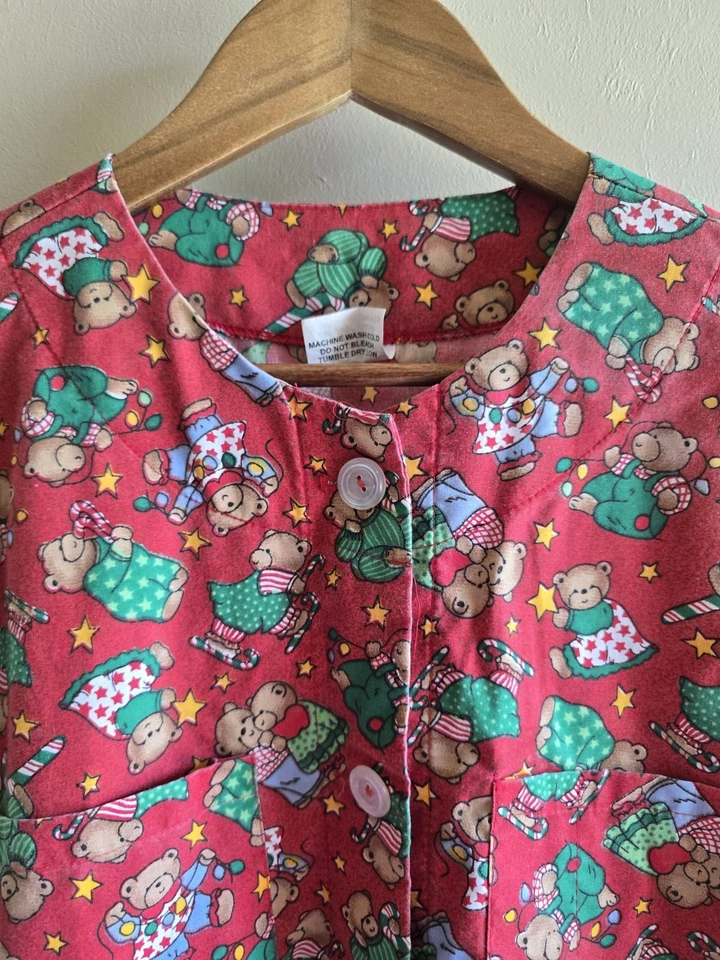 Women's Trend Multicolor Christmas Teddy Bears Long Sleeve Scrub Jacket Size L - Image 2 of 4