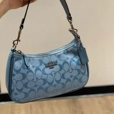 NWT CH139 Coach Light Blue Teri Shoulder Bag Signature Chambray Outlet Products