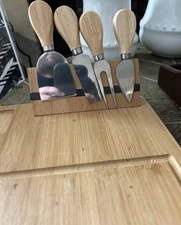 Charcuterie Boards: Platters, Boards, Plates and Simple Recipes to Share