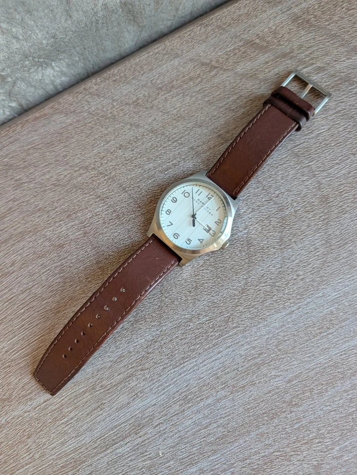 Reloj Hombre Marc by Marc Jacobs MBM5045. Correa de cuero marrón esfera blanca de 40 mm Foto 3 de 4