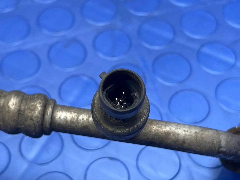 03-06 Chevy Silverado 2500 3500 6.0L AC Discharge Hose Genuine OEM 15187280 - Image 2 of 4