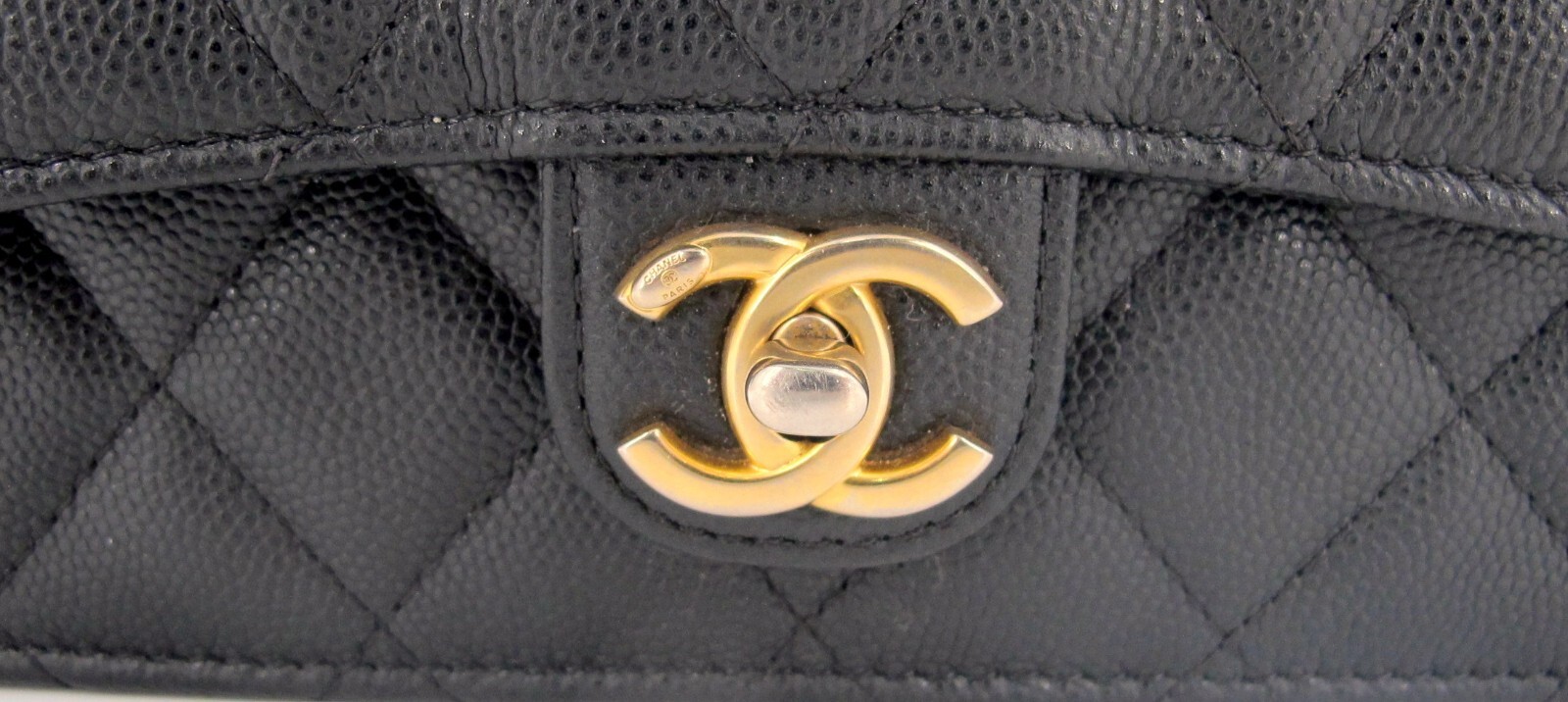 CHANEL Authentic "Loop Around Chain" Small Caviar… - image 3