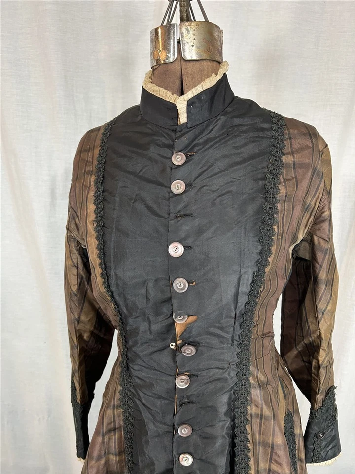 vestido antiguo pre Guerra Civil marrón busto a cuadros 38 caída hombro envoltura 1850 Foto 2 de 4