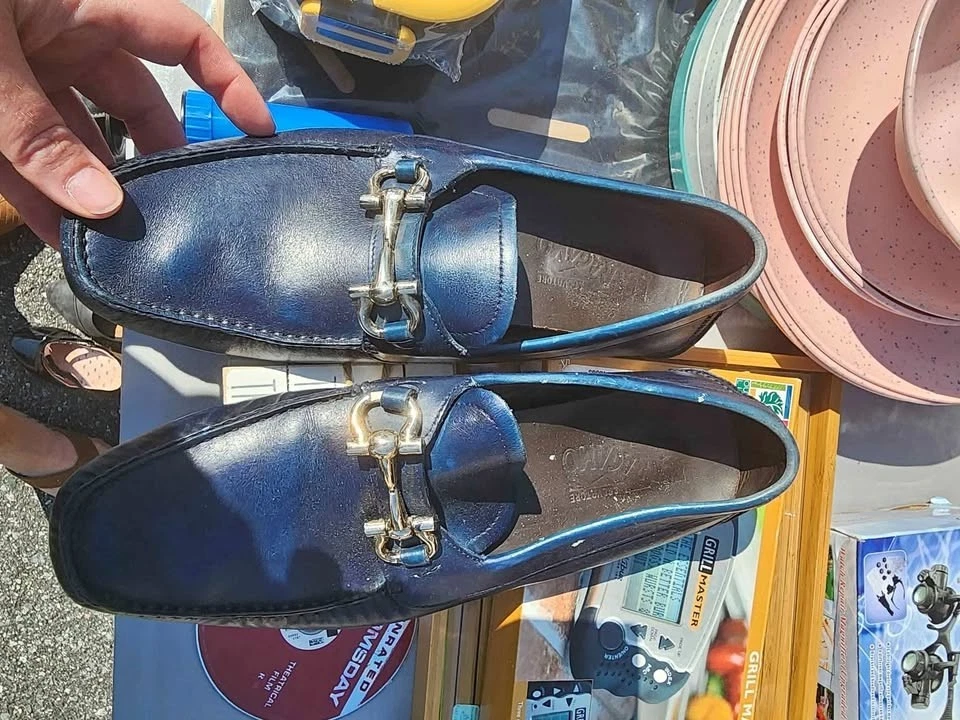 Salvatore Ferragamo Leather Upper Blue Dress Shoes for Men  display picture 3