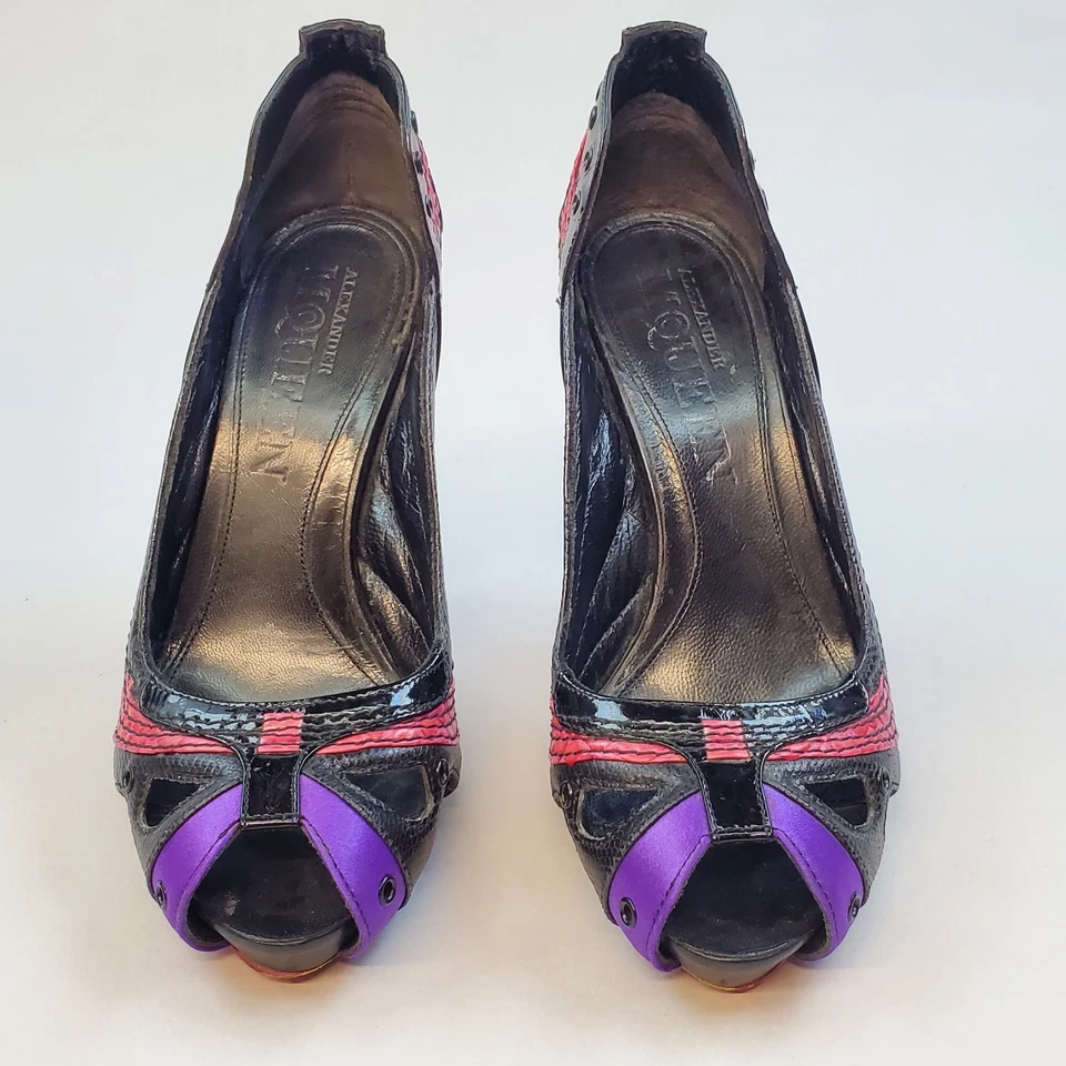 Alexander McQueen SS2008 Pasarela Negro Púrpura Rosa Cuero Tacones 35 Foto 2 de 4