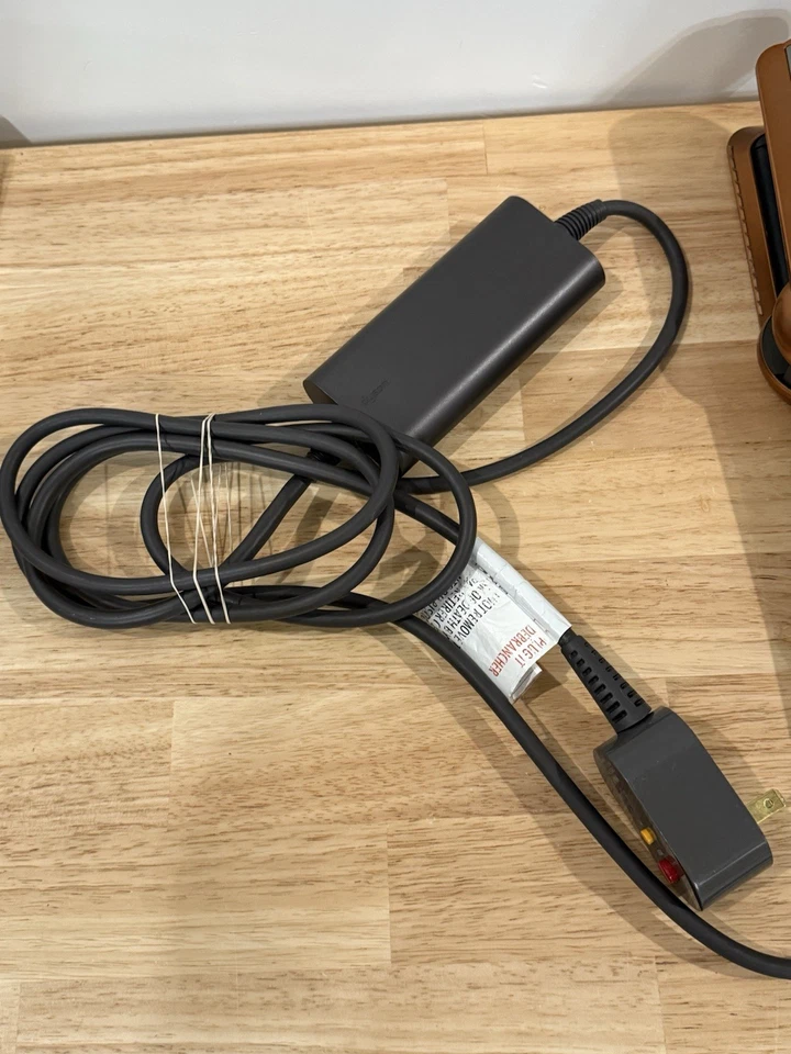 Alisadora Dyson Airstrait HS06 níquel/cobre, USADA Foto 3 de 4