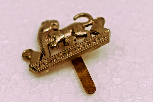 IL WILTSHIRE REGGIMENTO Tappo Distintivo Ottone Scorrevole Antico