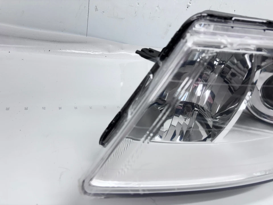 Farol SUBARU TRIBECA 2008-2014 HALOGÊNIO LADO ESQUERDO DO MOTORISTA FABRICANTE DE EQUIPAMENTO ORIGINAL 84001XA03B - Imagem 4 de 4