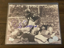 Gale Sayers 8x10 Autographed Photo JSA Authenticated Pose 3
