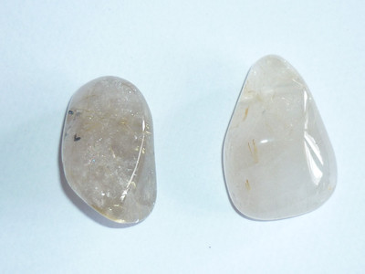 Pierre Précieuse Quartz Rutilé Naturel 3,23 Carats – Taille Goutte 14x23mm
