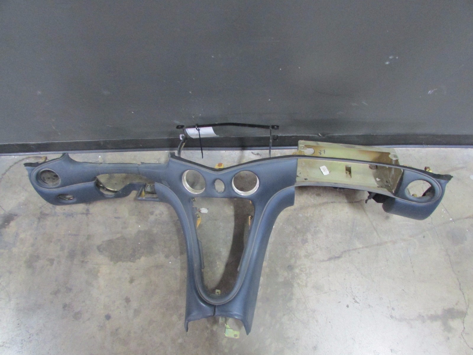 Maserati Spyder M138, Dash Assembly w/ Upper Dash Top, Blue, P/N 667732