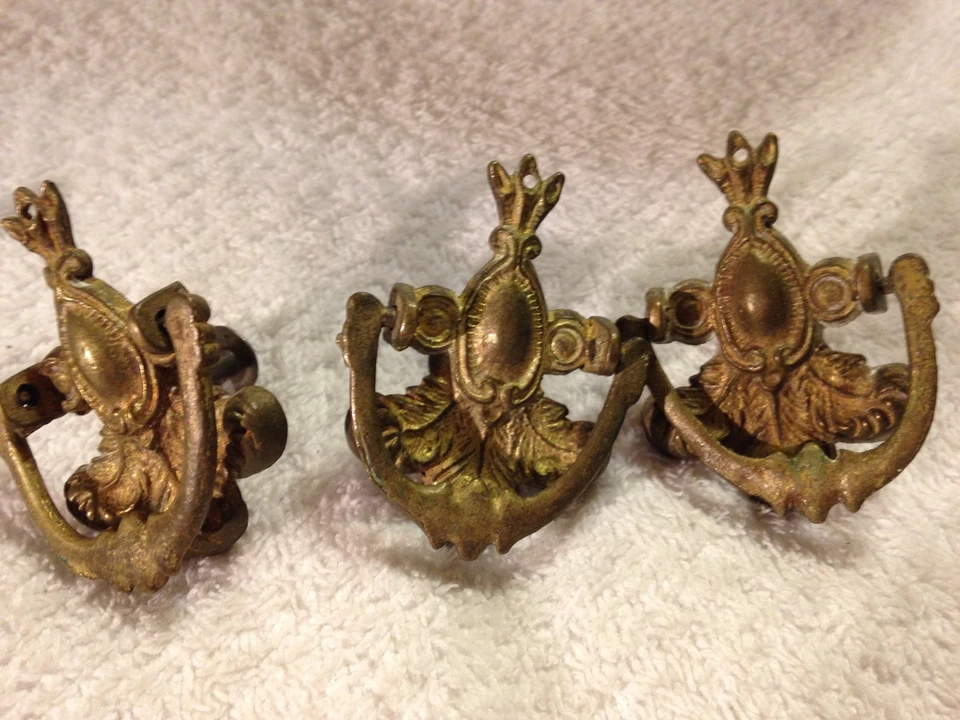 3 ANTIGUOS ANILLOS VICTORIANOS DE LATÓN DROP TIRAR TORNILLO ÚNICO y 2 artículos para piezas Foto 4 de 4