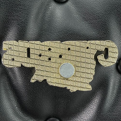 IMÁN DE NEVERA DE METAL DE CHIPRIOTA MAPA DE ISLA CON RECUERDO DE ESTATUA Y NOMBRE DEL PAÍS - Imagen 2 de 3