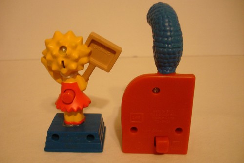 GROSSES BUCH VON BART SIMPSON COMIC SAMMLUNG BUCH & SECHS BURGER KING SPIELZEUG - Bild 21 von 24
