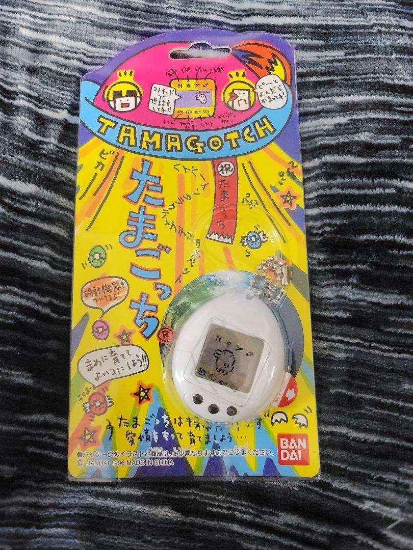 BANDAI Tamagotchi ホワイト s-l400.jpg