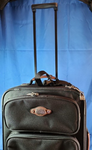 Ricardo Beverly Hills Renegades II Retractable Handle Luggage Style 4100 Black - Picture 15 of 24