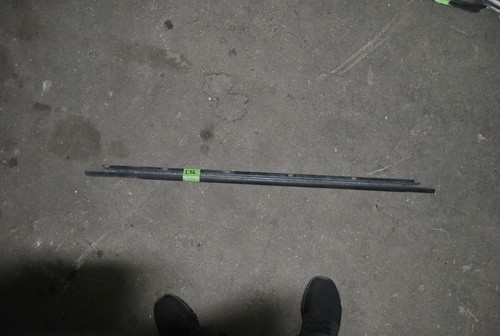 *5 L26 VW Golf MK5 Schachtabdichtung aussen Tür vorn 1K4837477 478