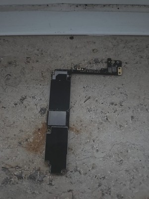 Iphone 8 Plus (Unknown Gb) Icloud Lock Apple