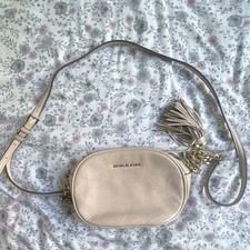 Michael Kors Leather Women’s Pink Hand Bag Excellent Condition