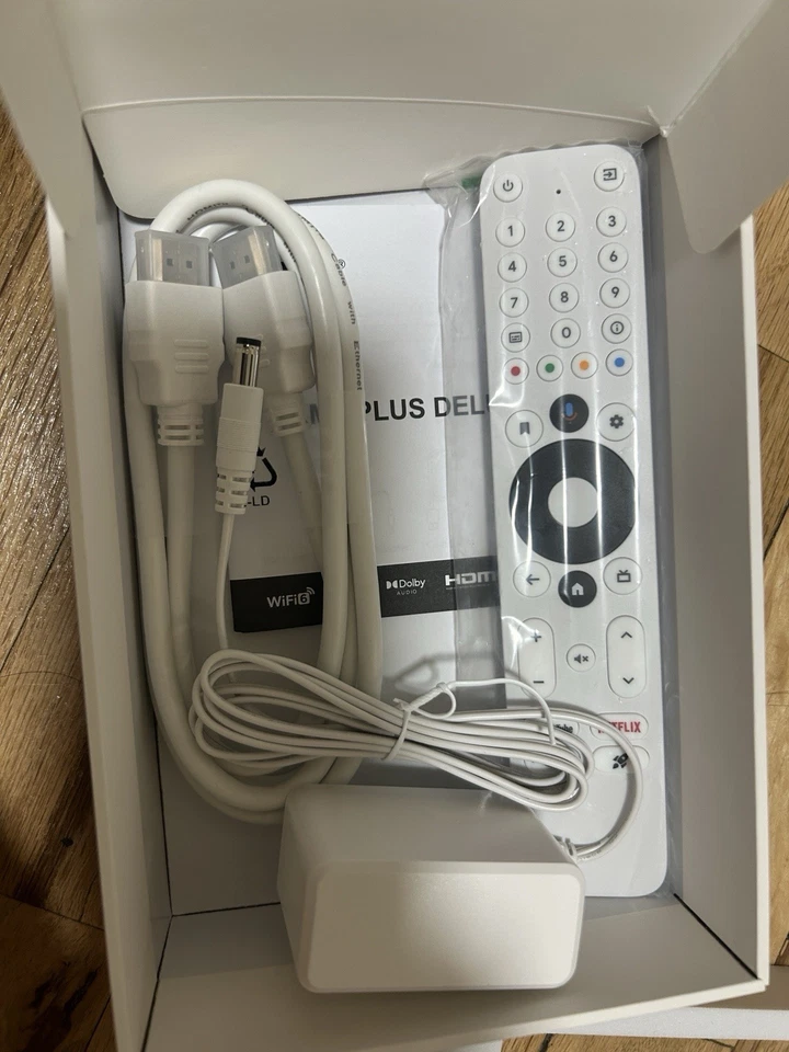 MECOOL KM2 Plus Deluxe Android 4GB+32GB Smart TV Box Open Box - Image 4 of 4