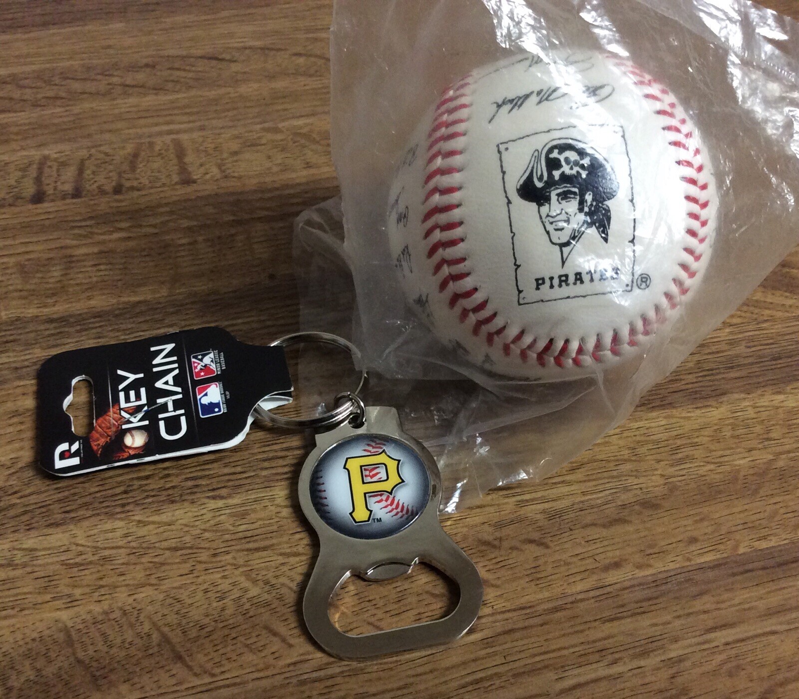 New 1984 PITTSBURGH PIRATES SIGNED SOUVENIR BASEBALL With Pirate Key