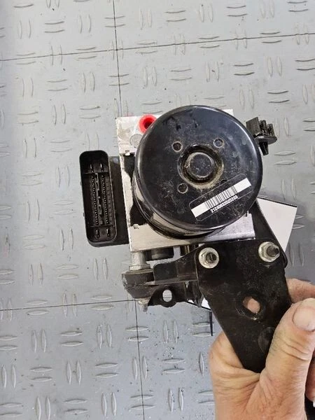 2010-2011 Subaru Outback Legacy Anti Lock Brake Pump Vehicle Dynamic control OEM Foto 4 de 4