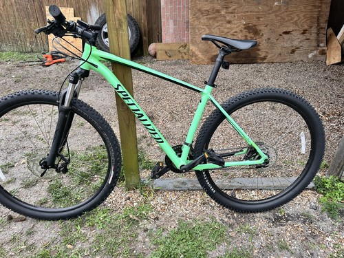 Specialized Rockhopper Expert 29 - Picture 2 of 3