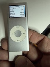 Apple iPod Nano 2nd Generation SILVER 4GB BROKEN