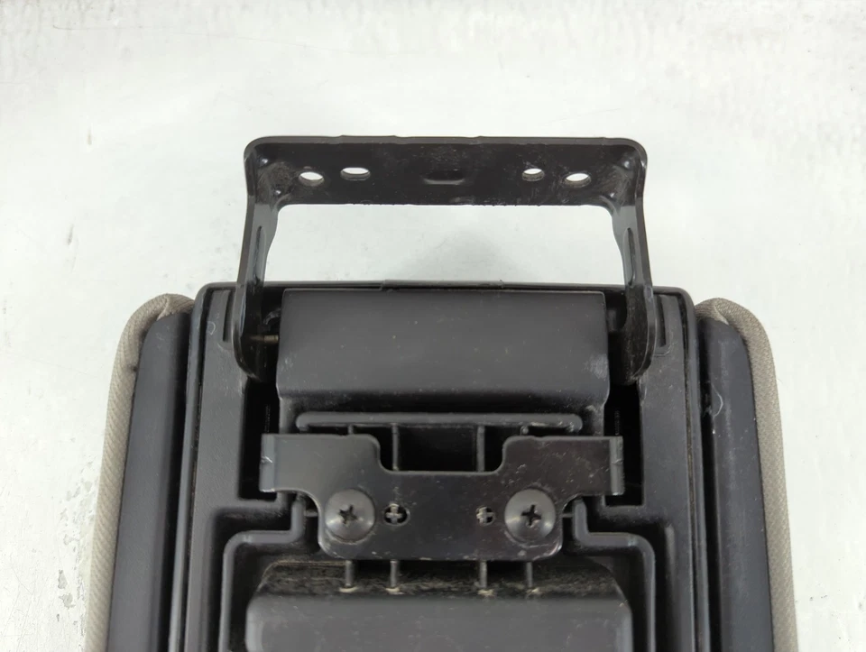 Cubierta de reposabrazos para consola central deportiva Mitsubishi Outlander 2013-2015 A5N0R Foto 4 de 4