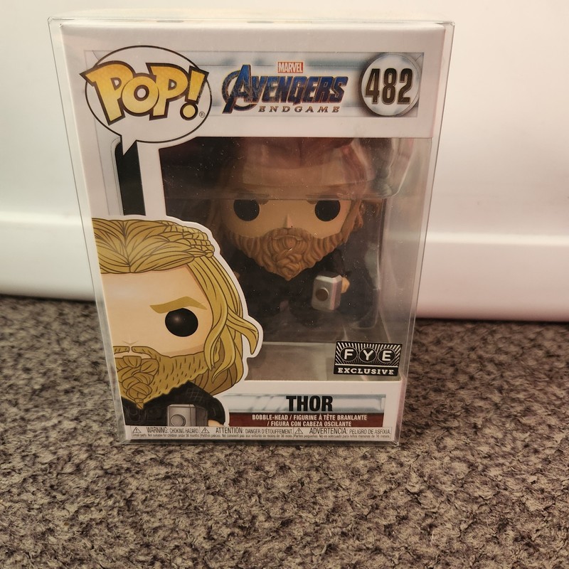 Funko Pop! Marvel: Avengers Endgame - Casual Thor Vinyl Figure #482 W/ Protector