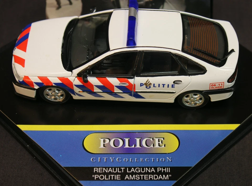 Coche de policía Renault Laguna fase II Politie Amsterdam 1:43 Vitesse Limited 1500 Foto 4 de 4