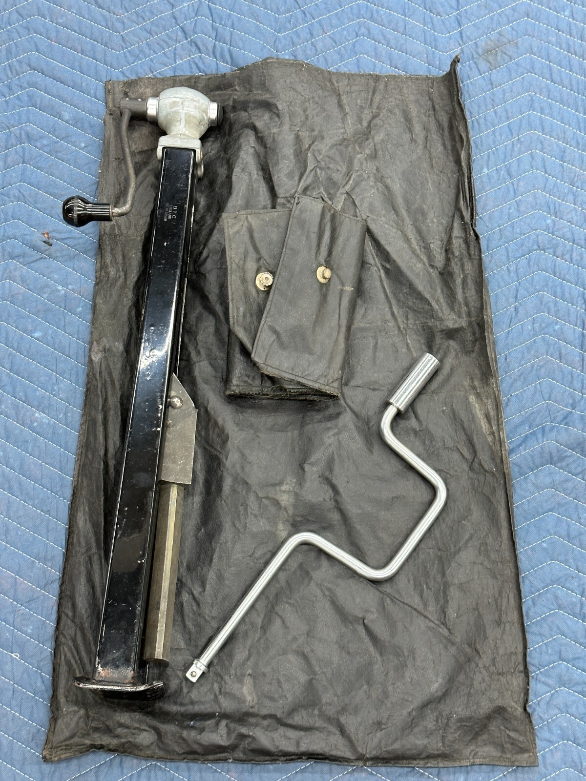 1972 ROLLS ROYCE CORNICHE VINTAGE ENGLAND EMERGENCY SPARE TIRE CAR JACK LIFT OEM