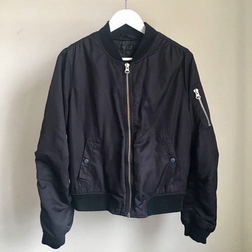 bomber jacket hitam