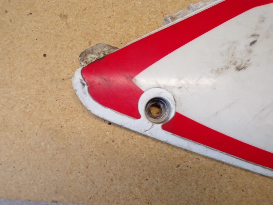 JUEGO DE CUBIERTAS LATERALES HONDA CR125R 250R 2002-07 83610-KZ4-J41ZA & 83510-KZ4-J41ZA Foto 3 de 4