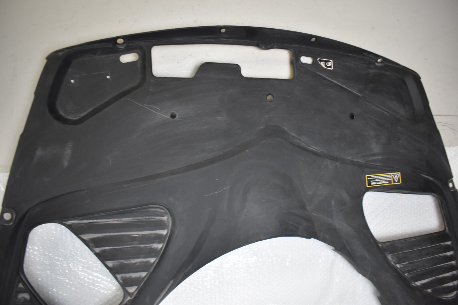 2007 Maserati Quattroporte M139 Front Engine Cover Panel 067065000 USED OEM