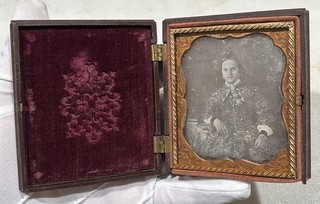 Antique 1/6th Plate Woman Dress Daguerreotype Cameo Gutta Percha Union Case