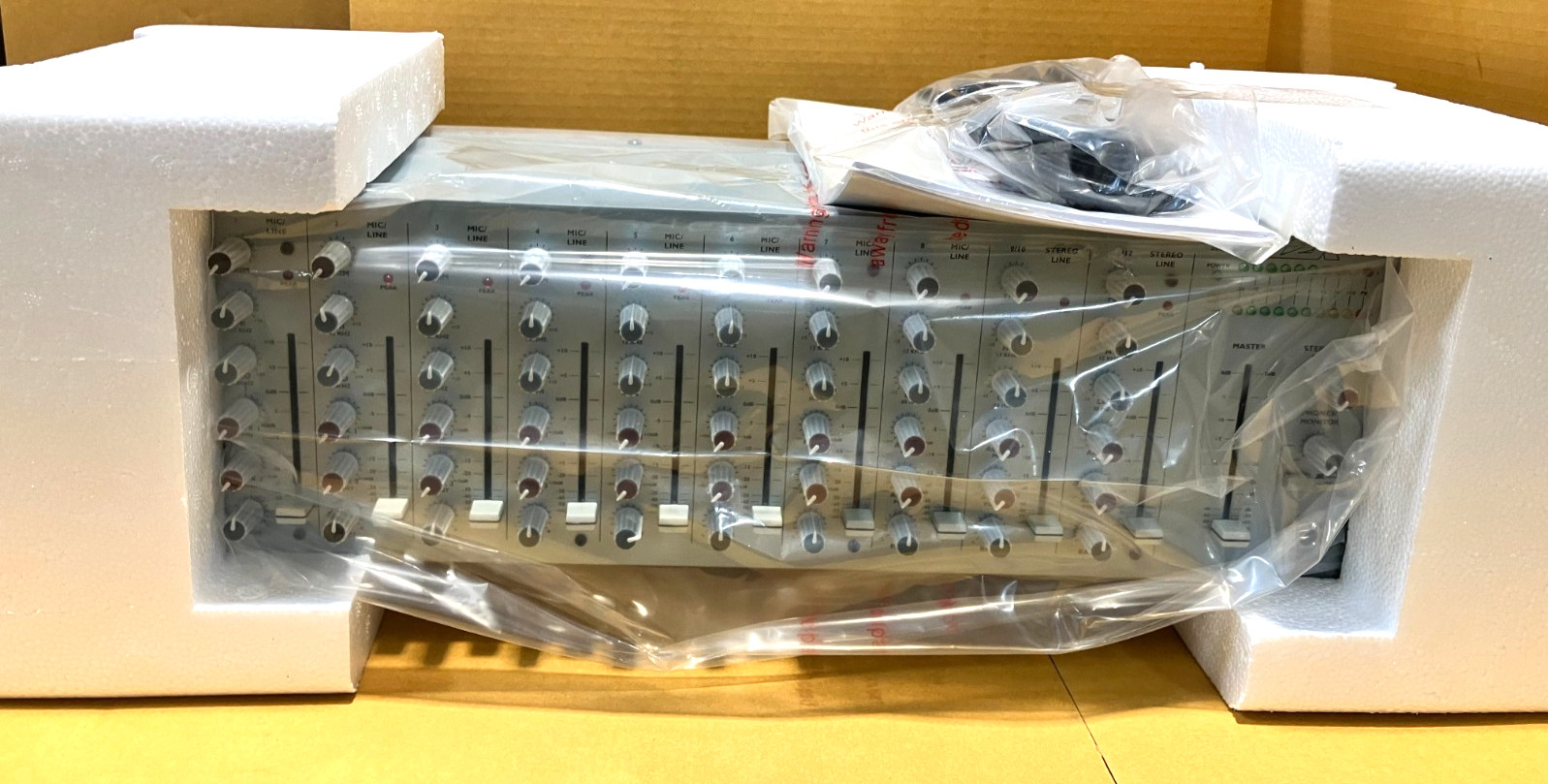 Alesis MultiMix 12R 12-Channel Rackmount Mixer - ALSM12RX110