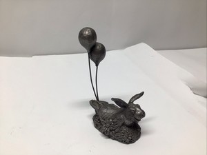 Michael Ricker Pewter Bunny Holding Balloons 2551/3250