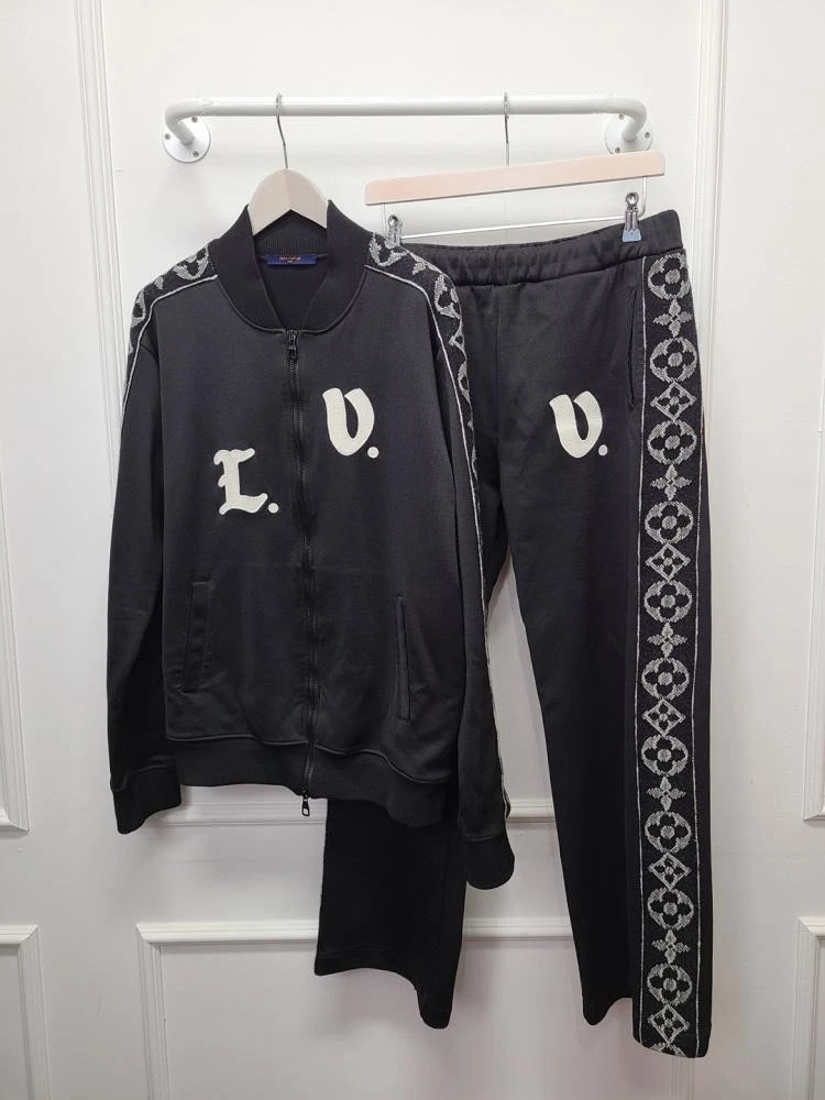 LOUIS VUITTON（LV） Giacca da pista Louis Vuitton nera LV fiore monogramma fascia 12345 132511436
