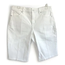 Style & Co Womens Bermuda Jean Shorts Frayed Hem Size 10p White Denim NEW